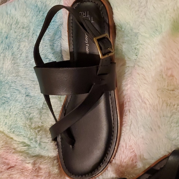 Black [time and true] sandals - Picture 4 of 5